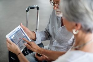 ביטוח נסיעות לגיל הזהב: המדריך המקיף והמקצועי ביותר